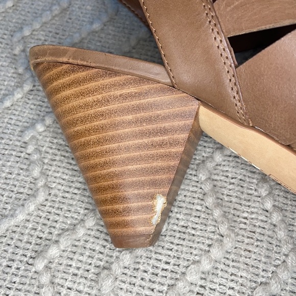 Vince Camuto Brown Elettra Style Heel with Box - Picture 8 of 14